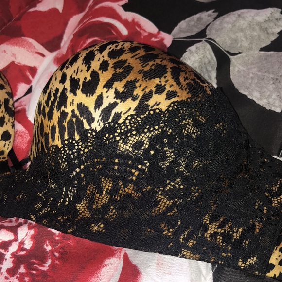 Victoria's Secret Miraculous Padded Strapless Bra - Picture 4 of 4